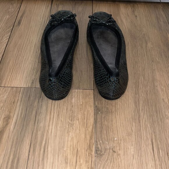 Stuart Weitzman Black Snakeskin Textured Ballet Flats. 7.5 Womens - Picture 5 of 7